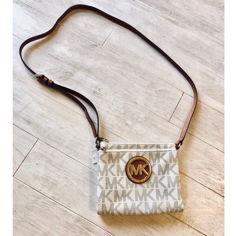 AUTHENTIC MICHEAL KORS CROSSBODY PURSE